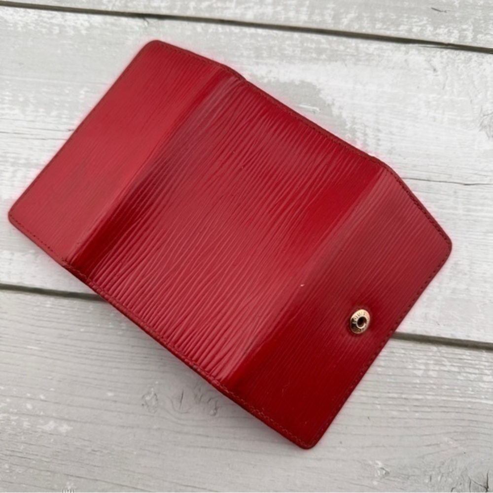 AUTHENTIC Louis Vuitton key holder. Previously owned. Red. - Picture 11 of 16
